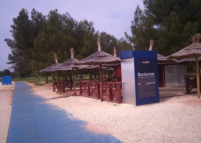 Ana 아파트 풀라