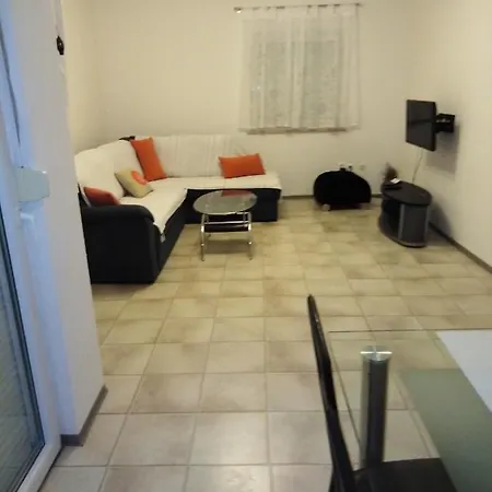 Ana Apartment *